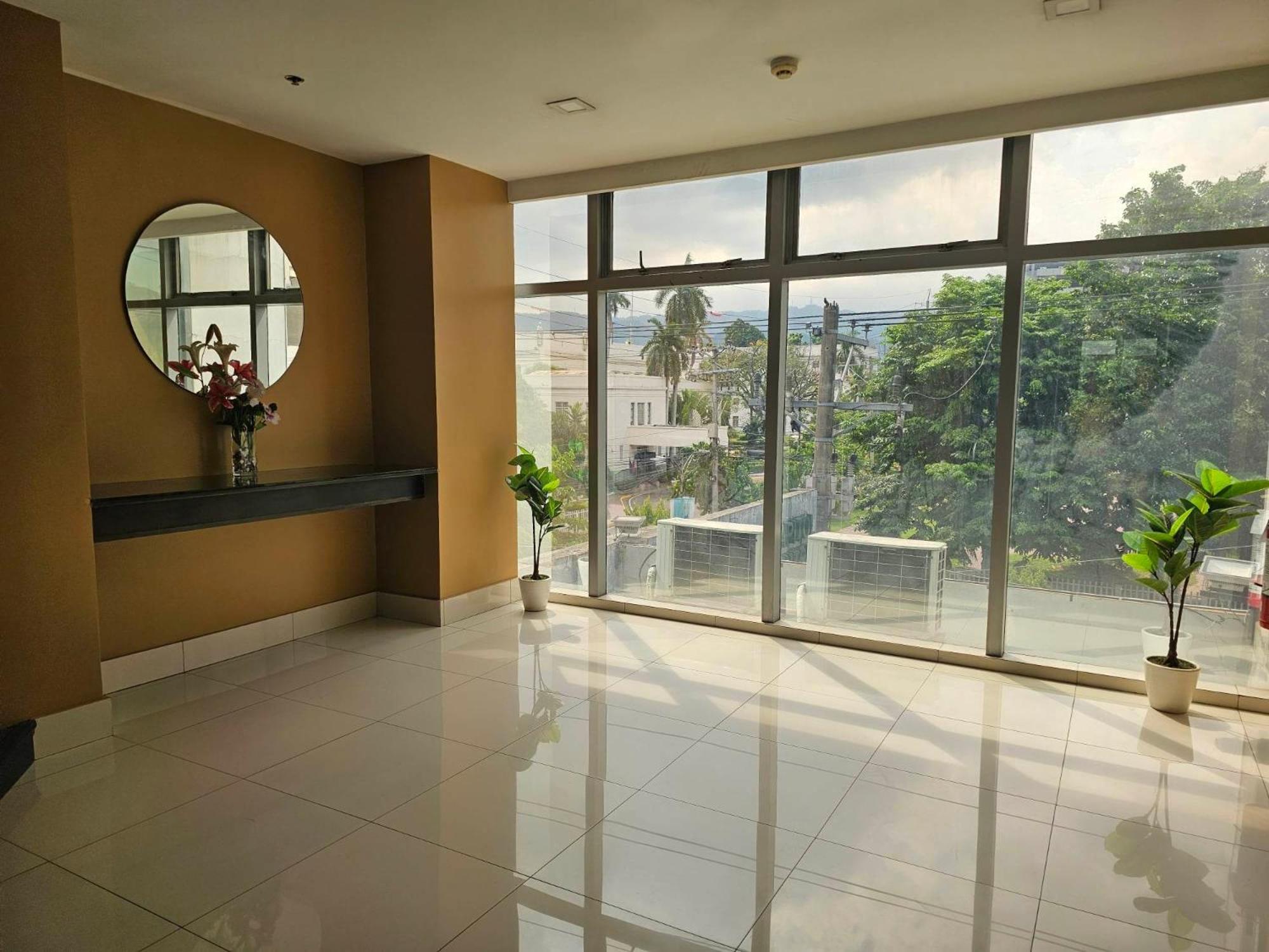 Cebu Capitol Central Hotel & Suites Powered By Cocotel Exterior photo